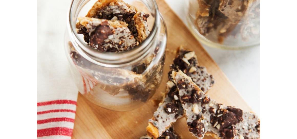 Cookie Crunch Almond Christmas Crackle