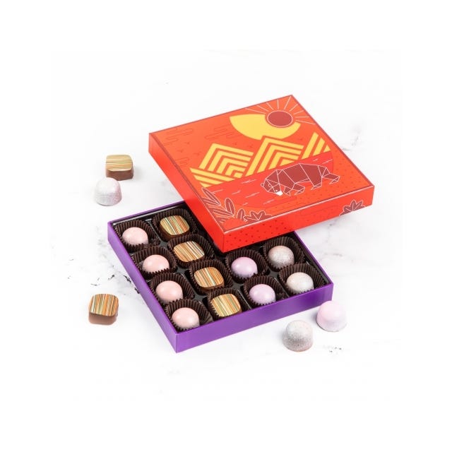 Canadian Delights Gift Box, 16pc